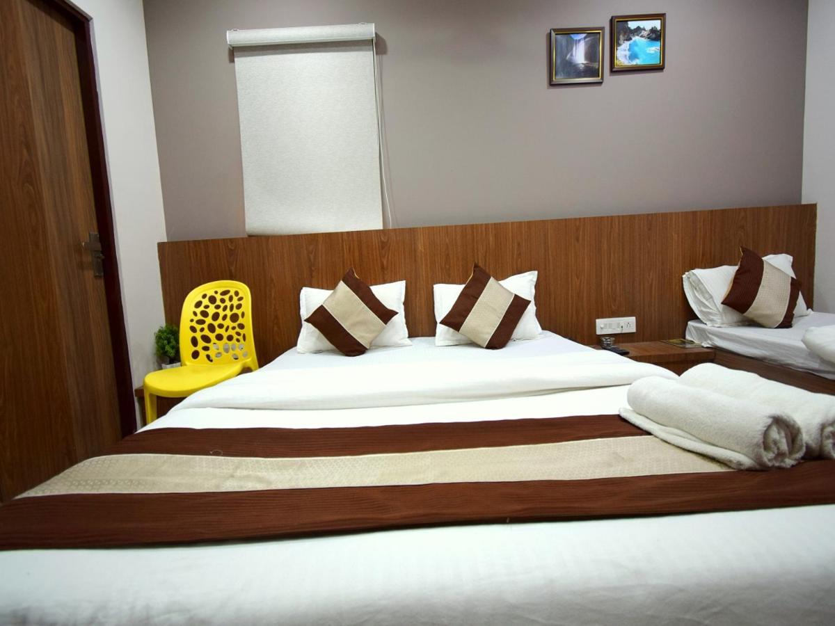Hotel Embassy Kalol エクステリア 写真