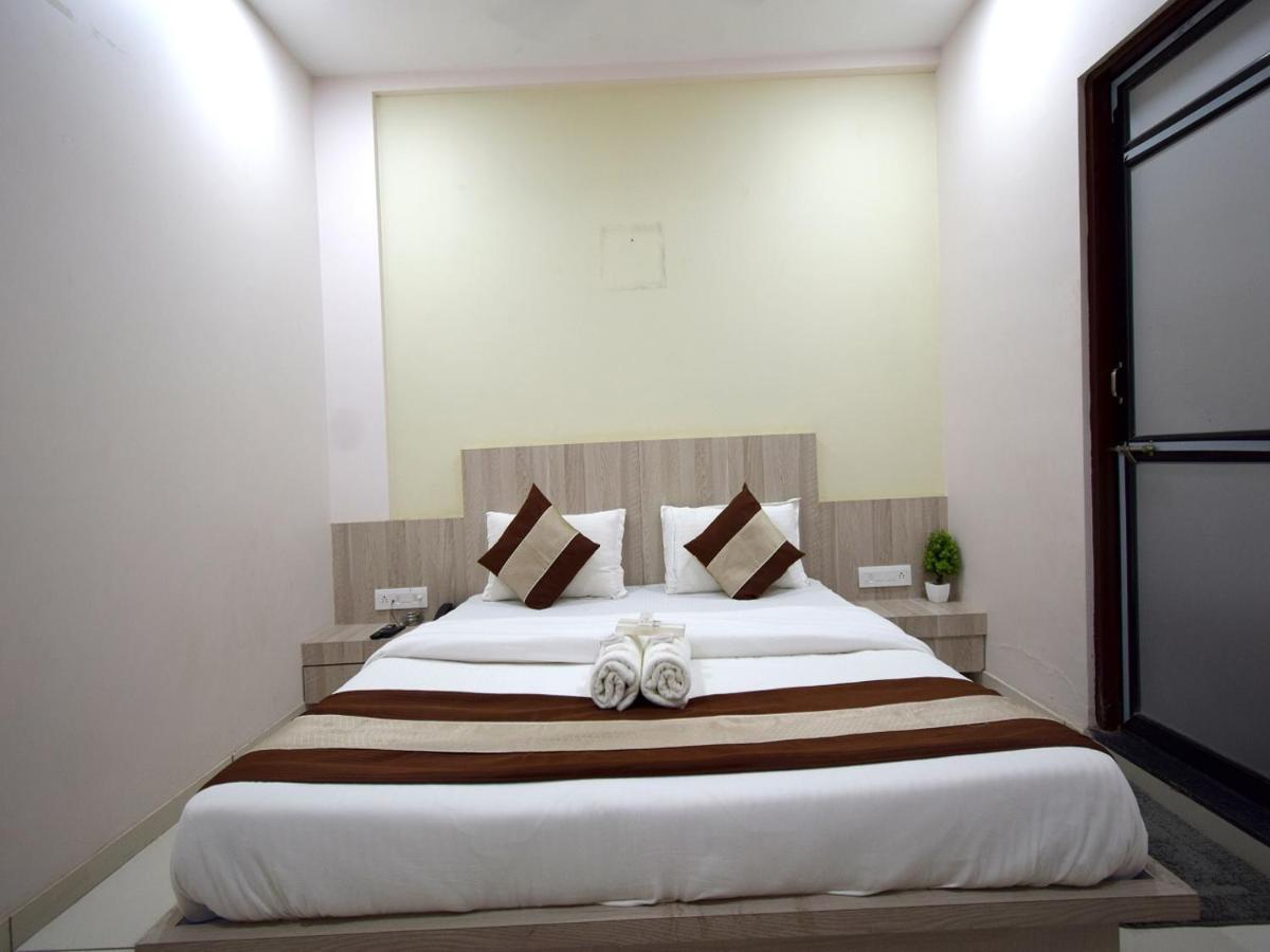 Hotel Embassy Kalol エクステリア 写真