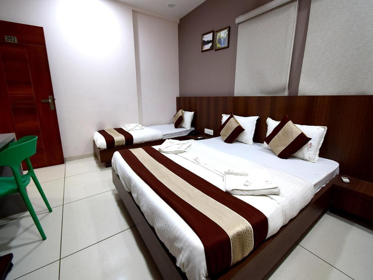 Hotel Embassy Kalol エクステリア 写真