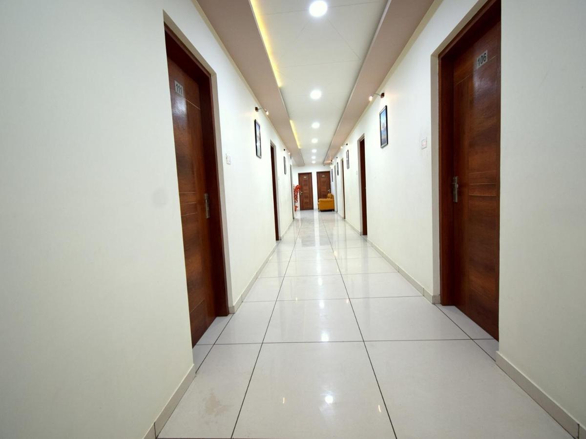 Hotel Embassy Kalol エクステリア 写真